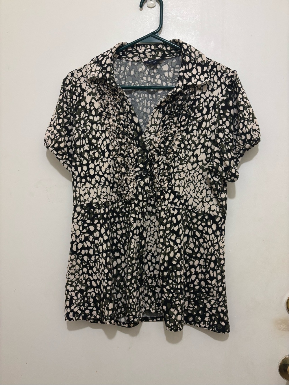 Reitmans Abstract Print Ruffle Button-Front Blouse Size Large